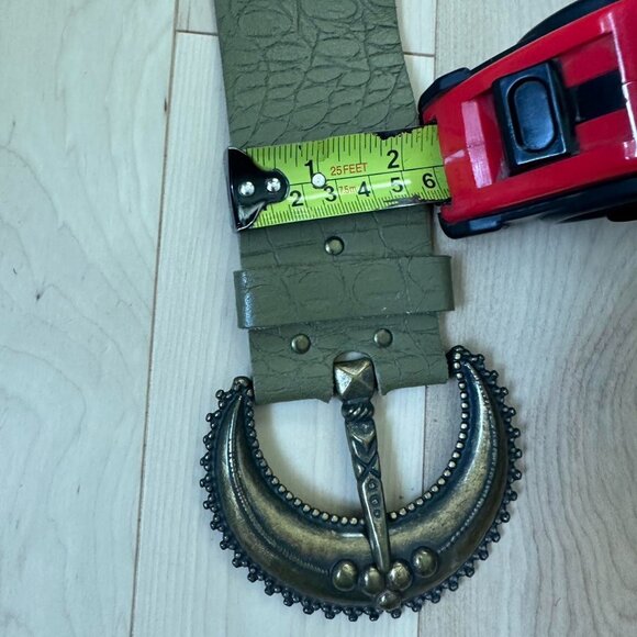 Textured Green Belt – Statement Crescent Buckle - Picture 4 of 8